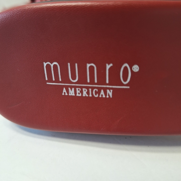 Munro American Leather Red Bow Low Wedge Kitten Heel Sandals Size 9.5N - Picture 14 of 15